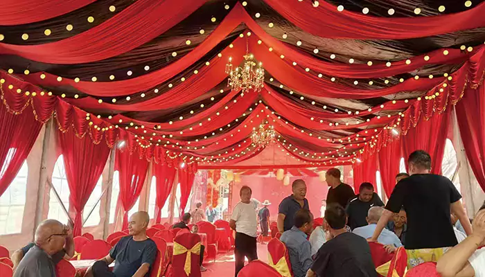 Раздвижная палатка для винных банкетов произвела революцию в сфере обедов на свежем воздухе